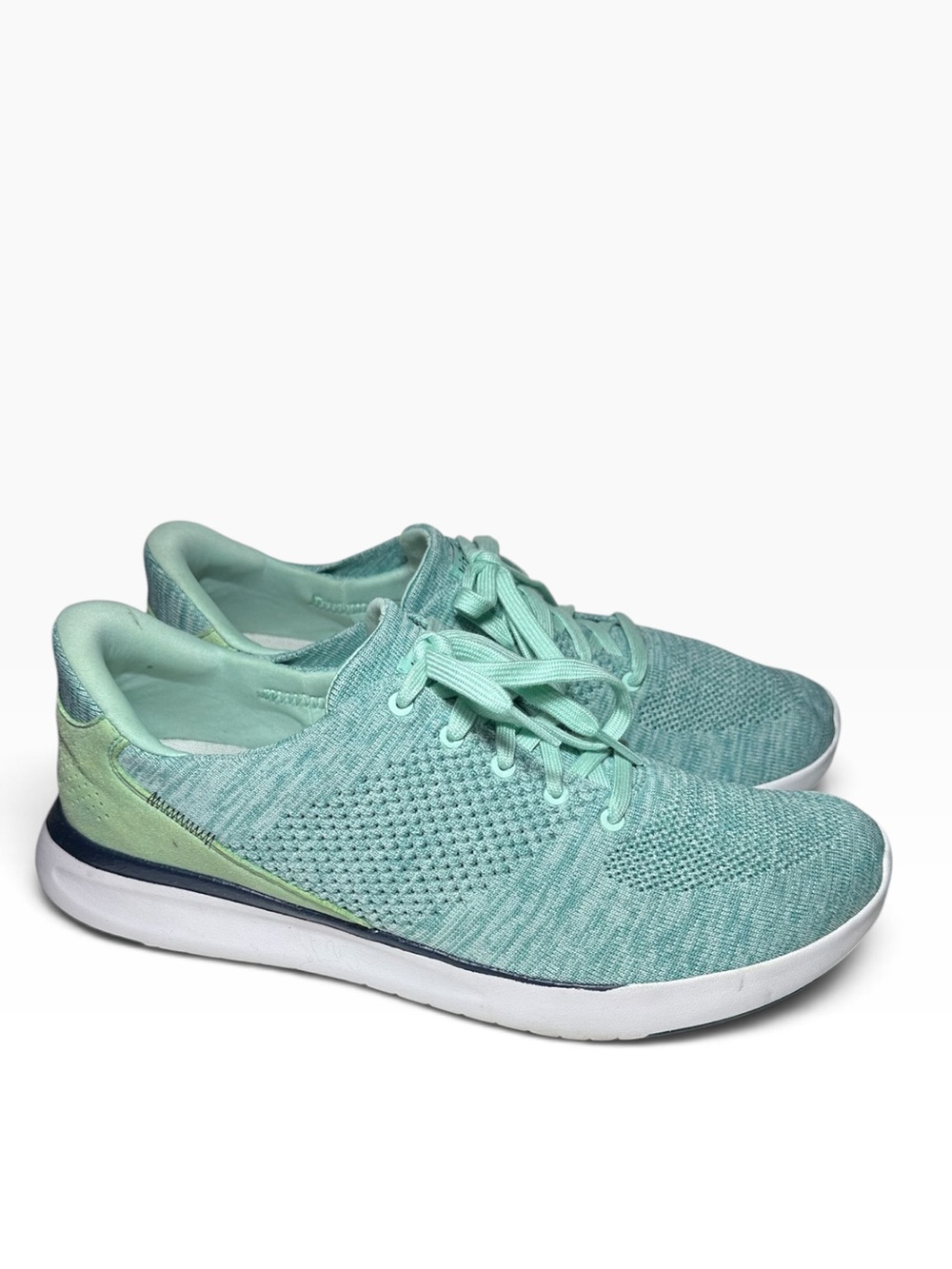 KIZIK Lima men’s size 12 Sneaker Shoe | size Women 13.5 | Spearmint Unisex